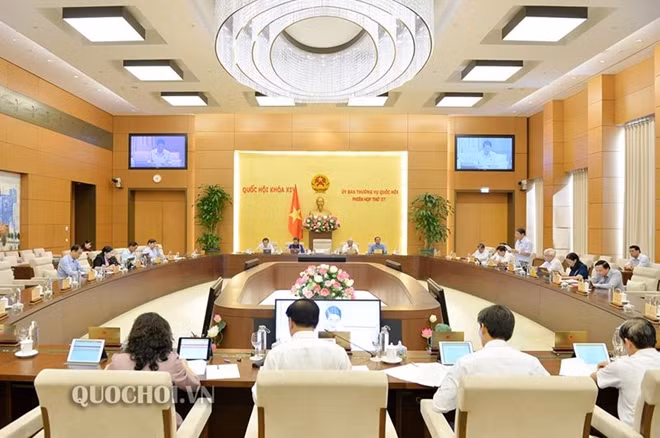 Toàn cảnh phiên họp