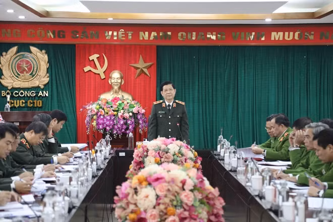 Thứ trưởng Nguyễn Văn Sơn phát biểu tại buổi làm việc