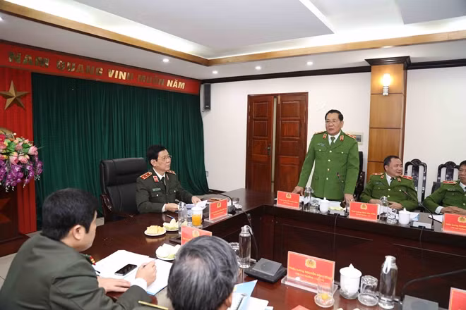 Trung tướng Hồ Thanh Đình, Cục trưởng tiếp thu ý kiến đồng chí Thứ trưởng và đoàn công tác
