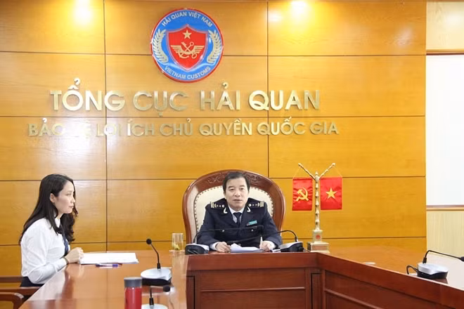 Cục trưởng Cục Điều tra chống buôn lậu Nguyễn Hùng Anh, đại diện Hải quan Việt Nam tham gia Hội nghị trực tuyến.