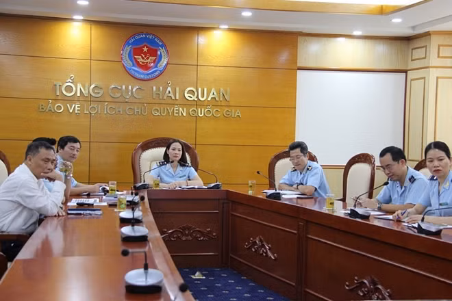 Đại diện Tổng cục Hải quan tham dự hội thảo trực tuyến