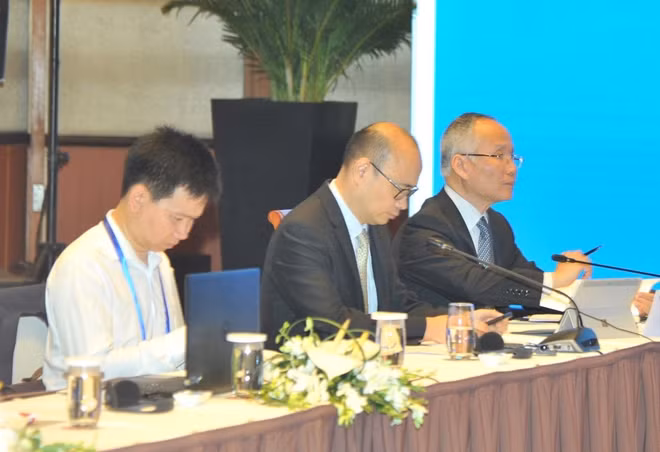 Đại diện phía Việt Nam tham dự hội nghị