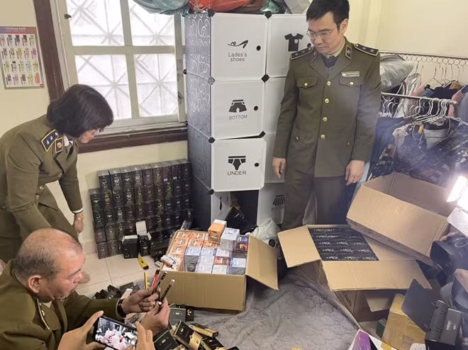 Tăng cường phòng, chống buôn lậu, gian lận thương mại và hàng giả, nhóm các mặt hàng cấm, hàng hoá ảnh hưởng đến an ninh trật tự, an toàn xã hội.