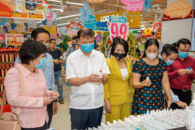 Doanh nghiệp đã chủ động tăng lượng dự trữ hàng hóa gấp 2-3 lần so với trước để bảo đảm cung cấp cho người dân