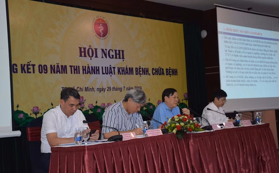 Luật Khám bệnh, chữa bệnh vẫn còn không ít hạn chế, bất cập