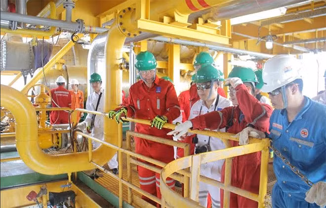Lãnh đạo Tập đoàn kiểm tra công tác tại giàn PVDrilling VI cùng giàn khai thác CTC1-WHP.