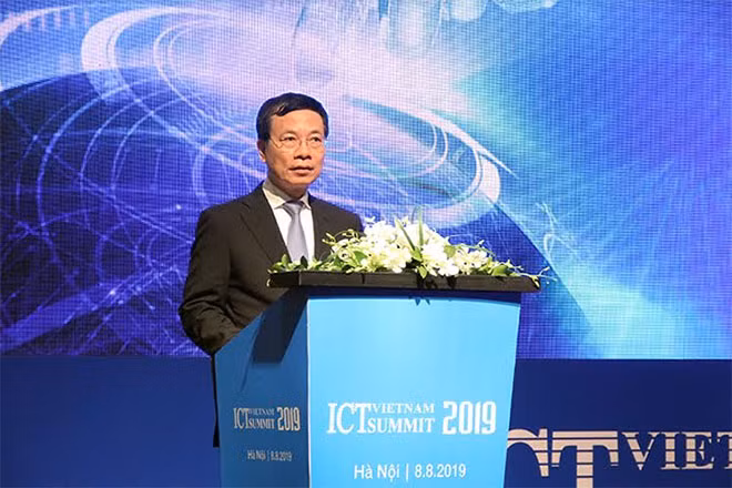 Bộ trưởng Bộ TT&TT Nguyễn Mạnh Hùng phát biểu tại diễn đàn. Bộ trưởng Bộ TT&TT Nguyễn Mạnh Hùng phát biểu tại diễn đàn.