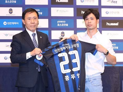 Công Phượng nhận áo số 23 tại Incheon Utd. Ảnh: L.G.