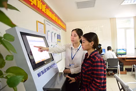 Với Chính phủ điện tử, người dân sẽ không bị nhũng nhiễu, không phải bôi trơn, không phải xin ai và cho ai cả.