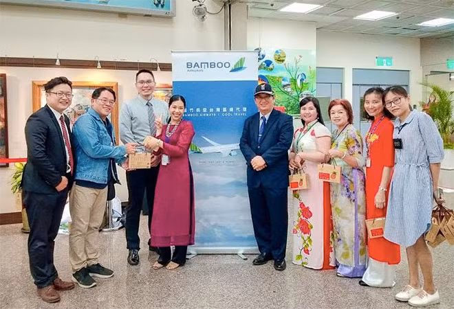 "Chúng tôi kỳ vọng sau khi đưa vào khai thác, đường bay Việt Nam – Đài Loan của Bamboo Airways sẽ đáp ứng nhu cầu đi lại ngày càng gia tăng của người dân, hướng tới mục tiêu chung là trao đổi khách du lịch hai bên đạt 1,5 triệu khách năm 2020, từ đó thắt chặt hơn nữa mối liên kết, giao lưu về kinh tế, văn hóa và con người”, đại diện Hãng hàng không Bamboo Airways cho biết.