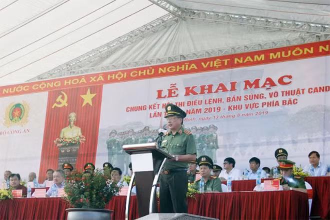 Thứ trưởng Nguyễn Văn Thành phát biểu tại buổi lễ.