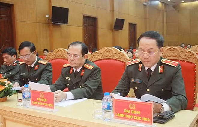 Các đại biểu tập trung nghiên cứu, thảo luận tại Hội nghị.