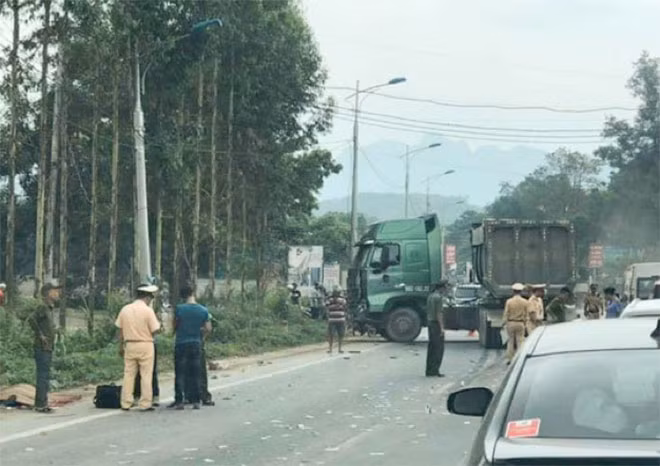 Hiện trường vụ TNGT.