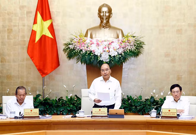 Thủ tướng Nguyễn Xuân Phúc chủ trì phiên họp Chính phủ chuyên đề xây dựng pháp luật. Ảnh: TTXVN