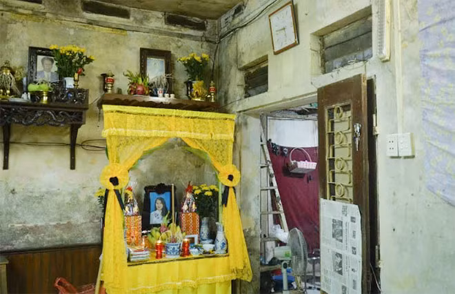 Căn nhà cũ kỹ, quá đơn sơ của gia đình chị Yến.
