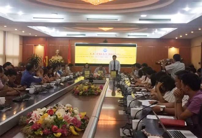 Các đại biểu dự Lễ phát động giải báo chí về “Văn hóa ứng xử”. Các đại biểu dự Lễ phát động giải báo chí về “Văn hóa ứng xử”.