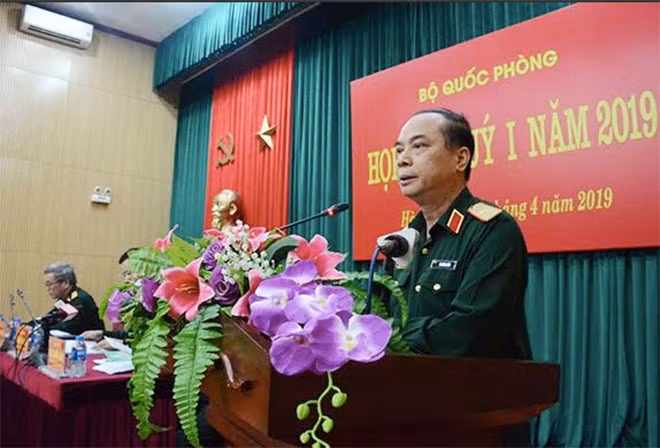 Thiếu tướng Cao Đình Kiếm, phát biểu tại buổi họp báo.