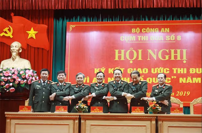 Các đại biểu dự Hội nghị ký Giao ước thi đua của Cụm thi đua số 8.