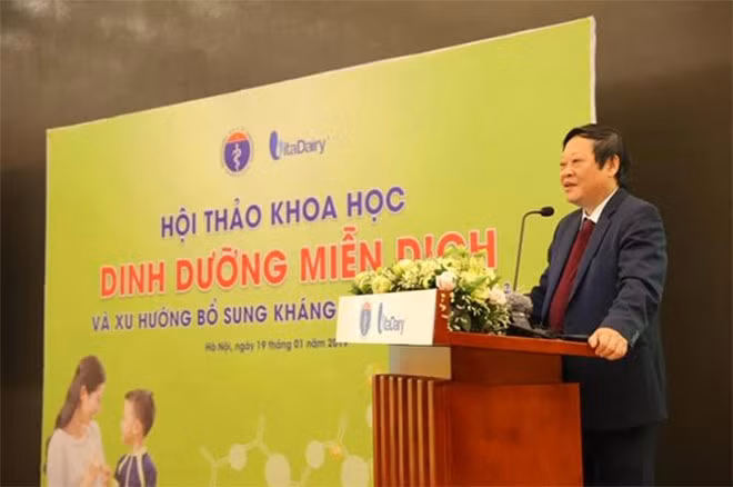 Thứ trưởng Thường trực Bộ y tế Nguyễn Viết Tiến phát biểu khai mạc Hội thảo