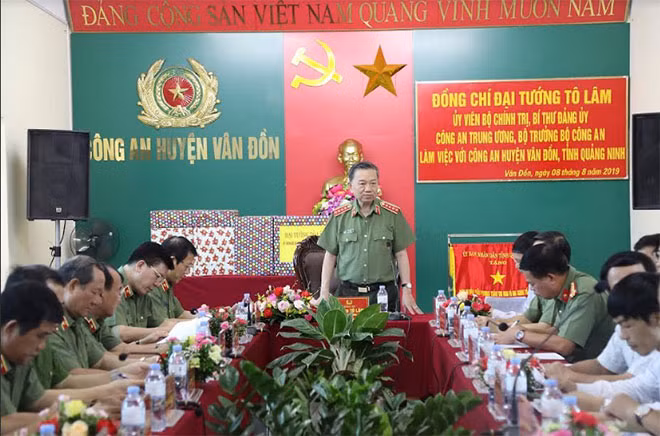 Đại tướng Tô Lâm phát biểu chỉ đạo tại buổi làm việc.