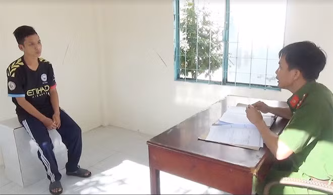 Có thâm niên nghề cướp giật, vừa ra tù Tiến "hành nghề" luôn.