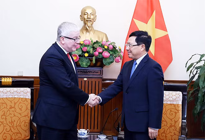 Phó Thủ tướng Phạm Bình Minh tiếp Đại sứ Australia Craig Chittick. Ảnh: VGP/Hải Minh