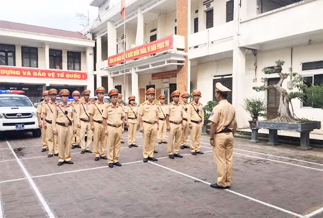 CBCS Đội 2, Phòng Hướng dẫn kiểm soát giao thông đường bộ cao tốc ra quân xử lý vi phạm.