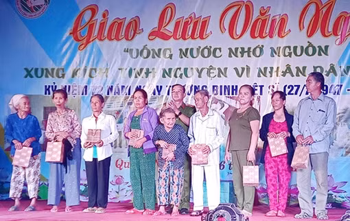 Tổng Bí thư gặp mặt 75 đại biểu Người có công tiêu biểu cả nước ảnh 6