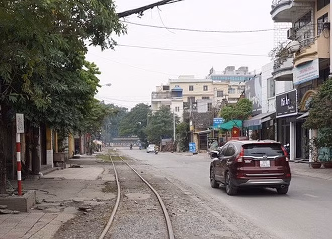 Một đoạn đường sắt qua địa bàn quận Ngô Quyền (TP Hải Phòng) nay đã phong quang, không còn cảnh người dân lấn chiếm hành lang mất ATGT.