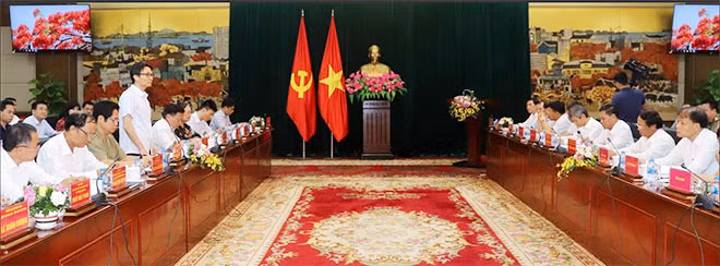 Phó Thủ tướng Vũ Đức Đam phát biểu tại buổi làm việc với TP Hải Phòng.