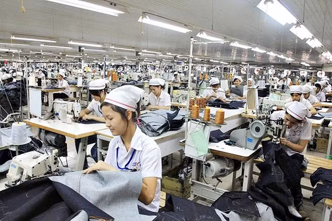 Công nhân may đang phải đối mặt với nhiều khó khăn trong cuộc sống.
