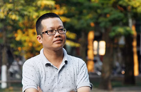 Nhà văn Uông Triều.