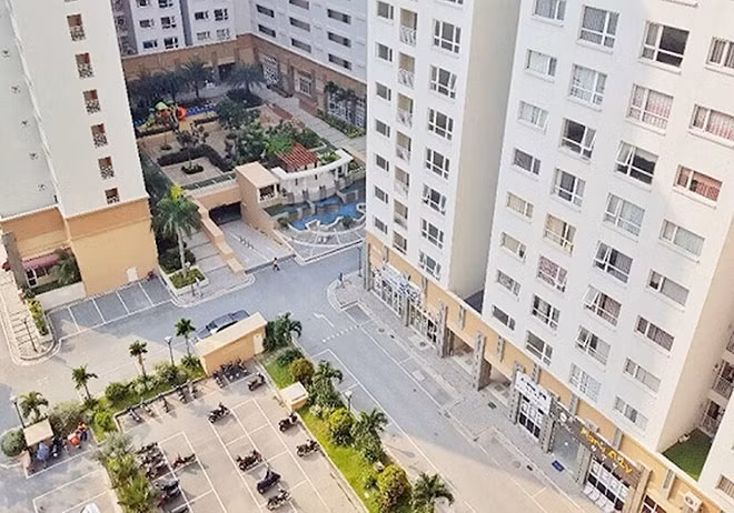 Chung cư The Eastern, nơi xảy ra vụ bé trai rơi từ tầng cao xuống.