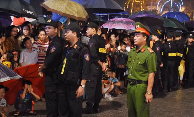 Lực lượng Cảnh sát Cơ động tổ chức lực lượng ổn định khu vực diễn ra lễ kỷ niệm
