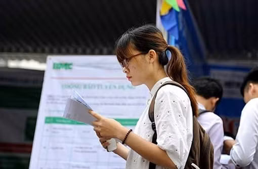 Cả nước có hơn 5.000 bài thi đạt điểm 10 và hơn 1000 bài bị điểm liệt ảnh 2