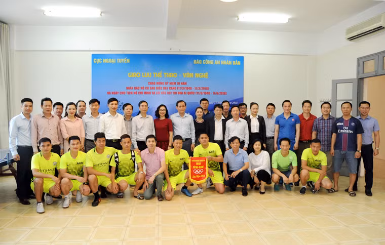 Cục Ngoại tuyến và Báo CAND giao lưu thể thao, văn nghệ