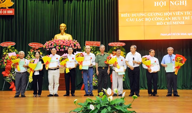 Các gương mặt tiêu biểu được vinh danh tại Hội nghị.