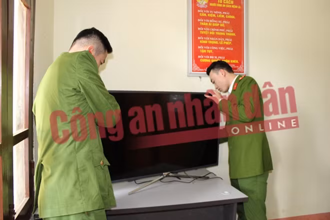 Tang vật thu giữ tại nơi ở của các đối tượng Hữu, Nhu và Hiển.