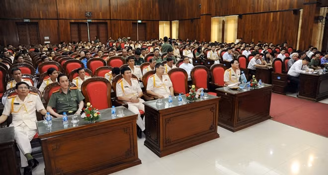 Toàn cảnh hội nghị.