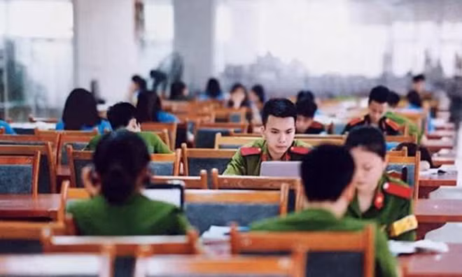 Thư viện của nhà trường là một trong những địa chỉ dễ dàng tìm thấy Hải.