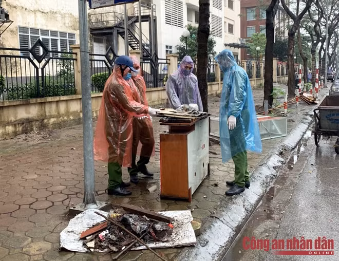 Môi trường xung quanh khu nhà được dọn đẹp, đảm bảo vệ sinh.