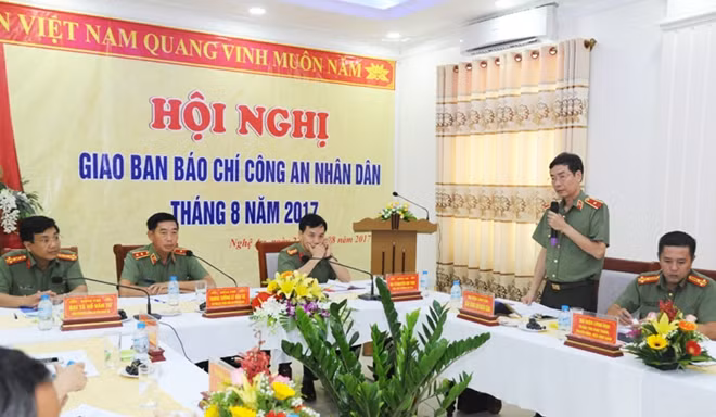 Thiếu tướng Phạm Văn Miên, Tổng Biên tập Báo CAND phát biểu tại Hội nghị.