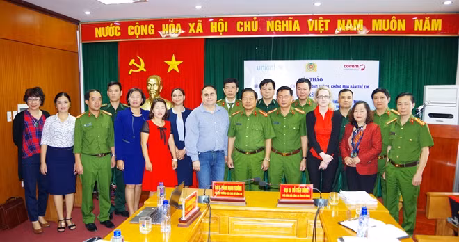 Các đại biểu tham gia Hội thảo tăng cường phối hợp liên ngành trong công tác phòng chống mua bán trẻ em.