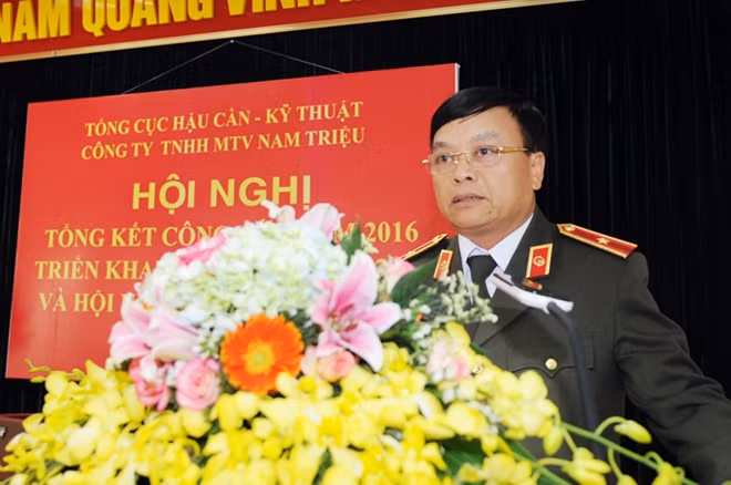 Thiếu tướng Nguyễn Văn Dư, Phó Tổng cục trưởng Tổng cục Hậu cần – Kỹ thuật CAND phát biểu tại Hội nghị.