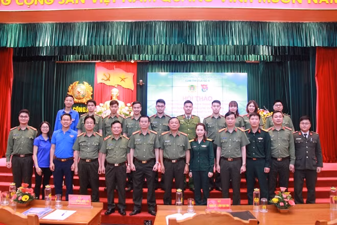 Các đại biểu tham dự Hội thảo.