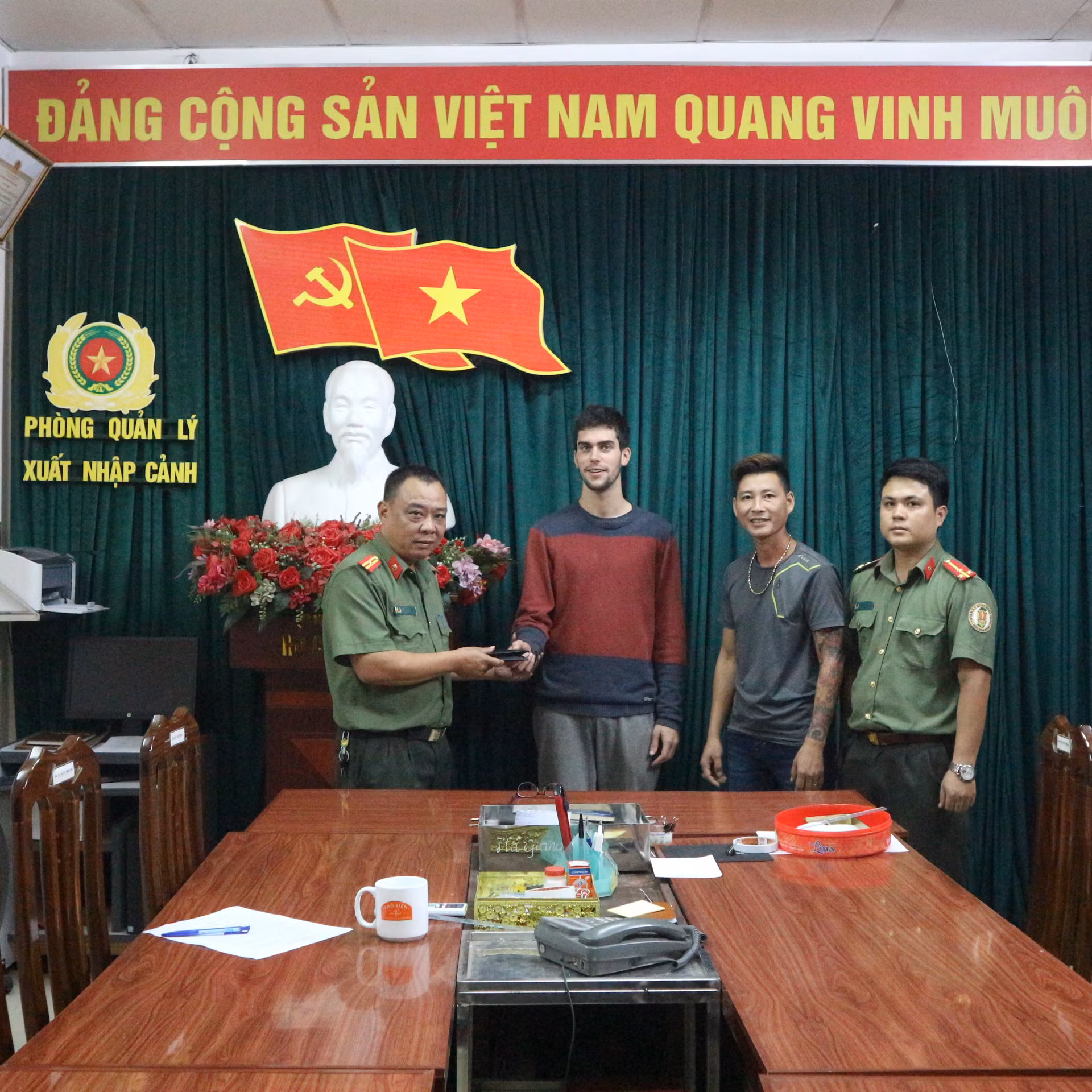 Trao trả tài sản cho người nước ngoài đánh rơi