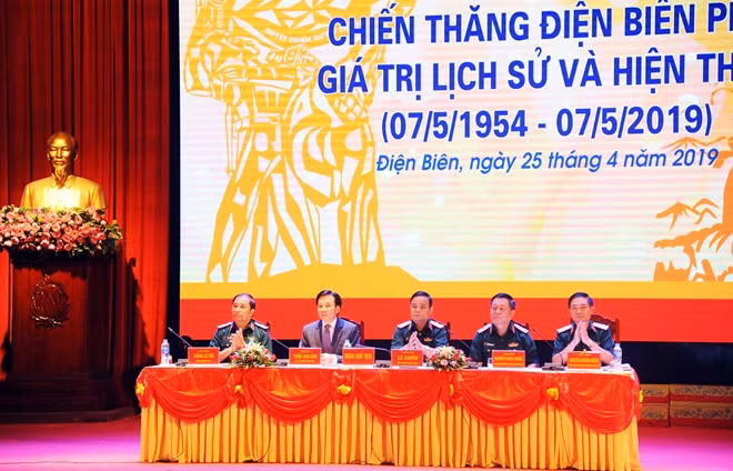 Ban Tổ chức điều hành buổi Hội thảo.
