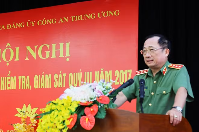 Thứ trưởng Nguyễn Văn Thành phát biểu tại Hội nghị.