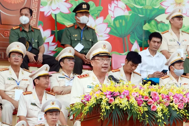 Thứ trưởng Nguyễn Văn Thành phát biểu khai mạc Đại hội khoẻ “Vì an ninh Tổ quốc” lần thứ VIII.