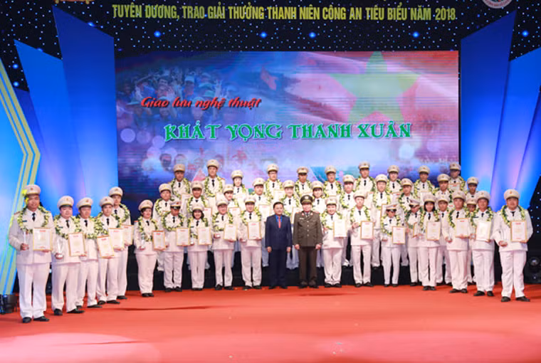 Tuyên dương 20 Gương mặt trẻ Công an tiêu biểu và 66 thanh niên Công an xã xuất sắc ảnh 7